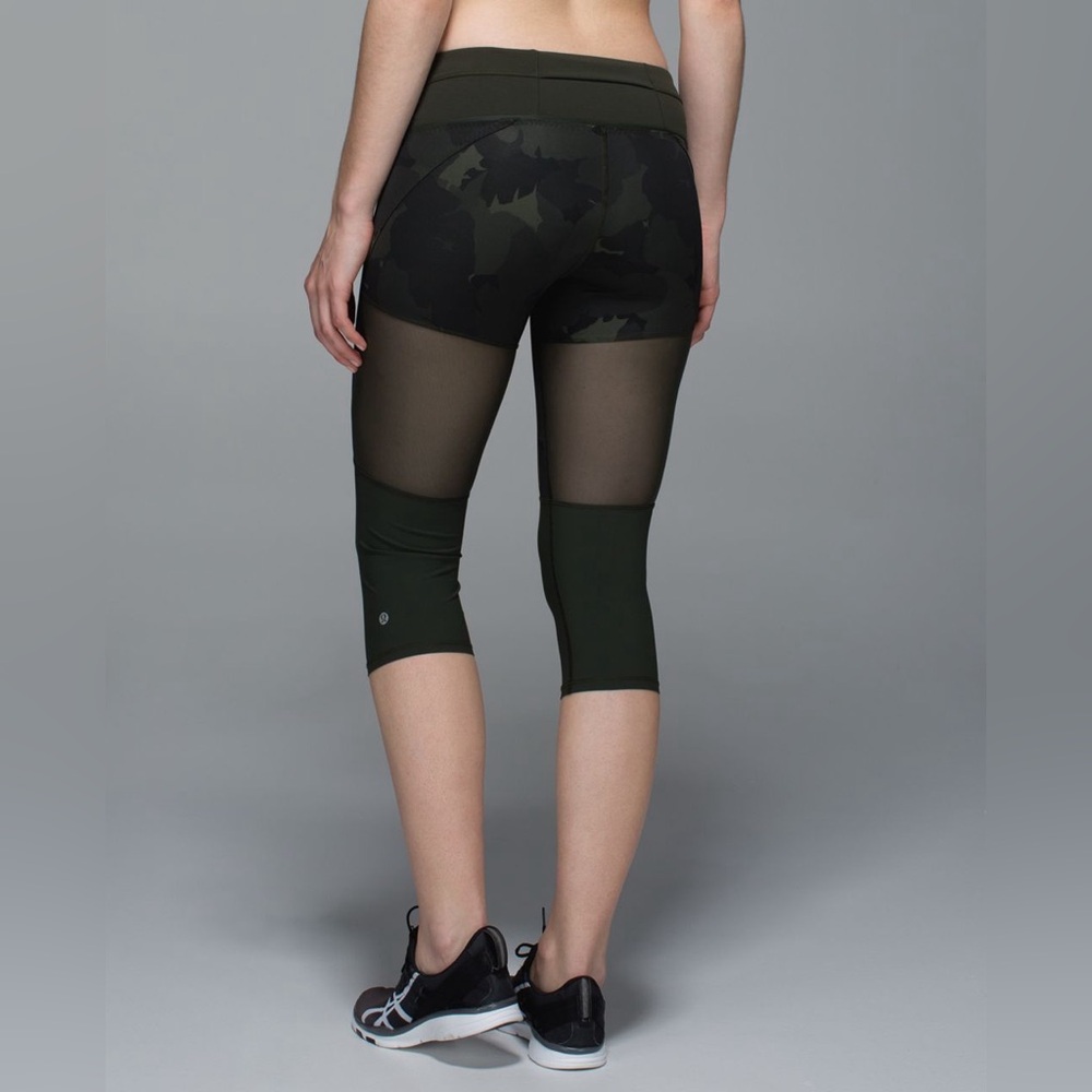 Lululemon Training Tough Crop *Full-On Luxtreme Size 4